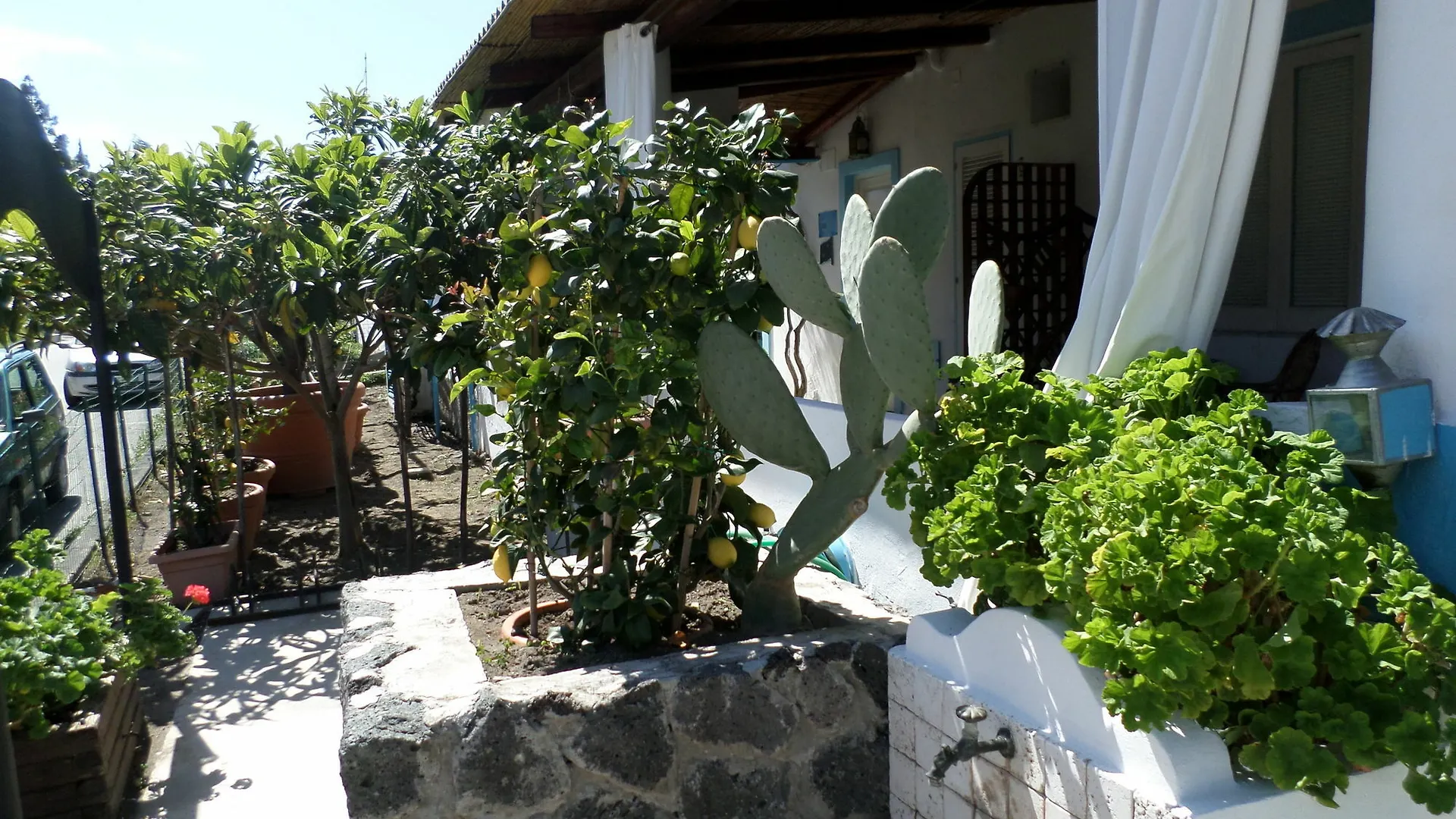 La Giara Bed & Breakfast Vulcano  Italy